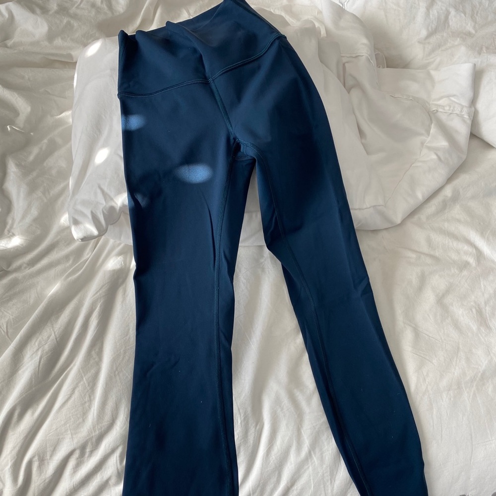 Blue Lululemon leggings 28’
